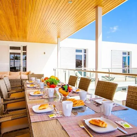 ヴィラ Sleeps 12 With Pool Air Con And Wifi