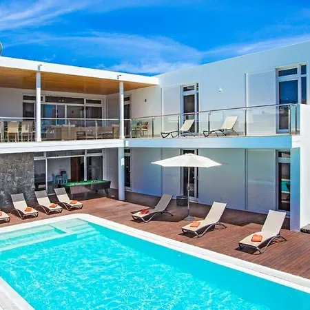 Sleeps 12 With Pool Air Con And Wifi ヴィラ