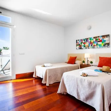 Sleeps 12 With Pool Air Con And Wifi *
