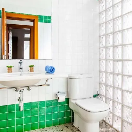 Sleeps 12 With Pool Air Con And Wifi プエルト・カレロ