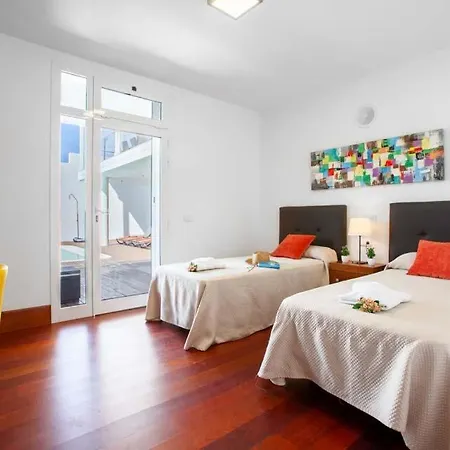 Sleeps 12 With Pool Air Con And Wifi *
